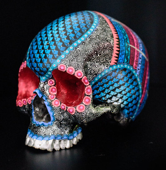 Multiverso — Mixed media on gilded skull · Unique piece