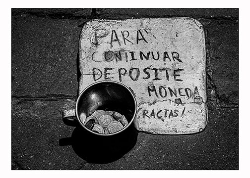 Photograph from Valeria Contreras’s México series titled Deposite Moneda.