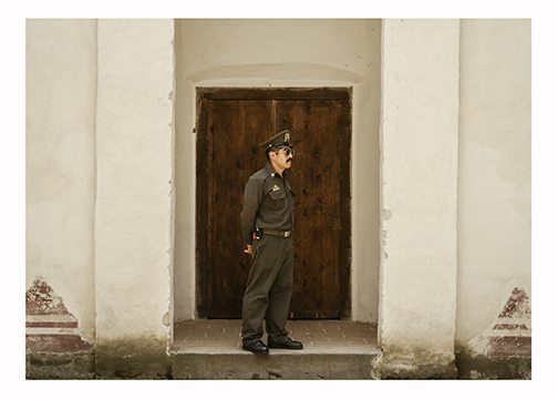 Photograph from Valeria Contreras’s México series titled Policía con Lentes.